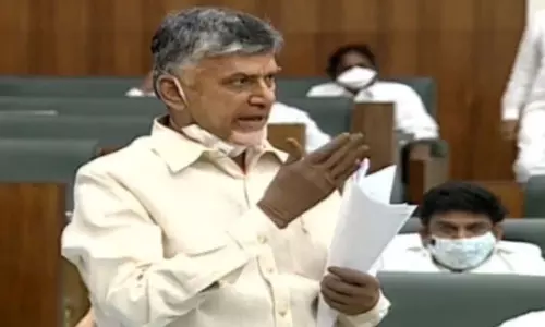 సెంట్‌ భూమి ఇచ్చి మురికివాడలు నిర్మిస్తారా : బాబు