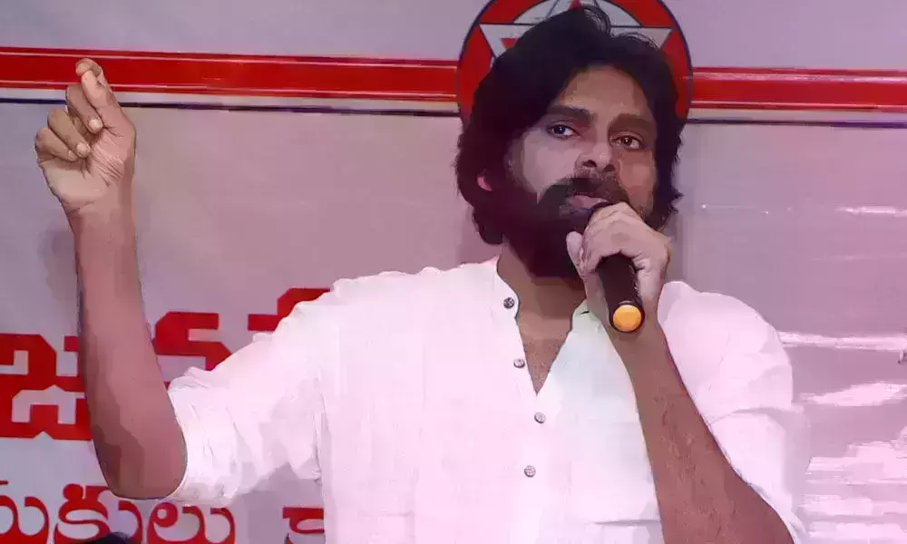 నివర్‌ తుపాను ప్రభావిత ప్రాంతాల్లో జనసేనాని రెండో రోజు పర్యటన