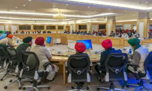 రైతులతో మరోసారి భేటీ కానున్న కేంద్ర మంత్రులు రైతులతో మరోసారి భేటీ కానున్న కేంద్ర మంత్రులు