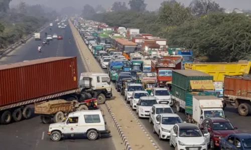 ఢిల్లీలో కొనసాగుతున్న రైతుల ఆందోళన!