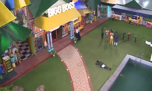బిగ్‌బాస్‌ హౌస్‌కు అవినాష్‌ పాదాభివందనం!