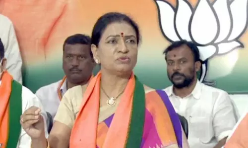 సీఎం కేసీఆర్‌పై డీకే అరుణ ఫైర్‌