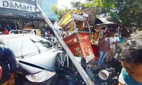 హైదరాబాద్ చాదర్ ఘాట్ పోలీస్ స్టేషన్ పరిధిలో కారు బీభత్సం