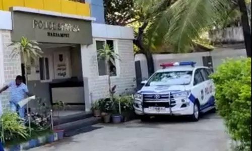 పోలీస్ ఎస్కార్ట్ నుంచి నిందితుడు పరారీ