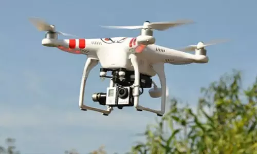హైదరాబాద్‌లోని పోలీస్ ఉన్నతాధికారుల ఇళ్లపై డ్రోన్‌ కెమెరాల కలకలం
