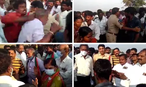 అనంతపురం జిల్లాలో ఇళ్ల పట్టాల పంచాయితీ.