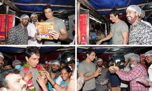 హైదరాబాద్ బేగంపేటలో సోనూసూద్ సందడి! హైదరాబాద్ బేగంపేటలో సోనూసూద్ సందడి!