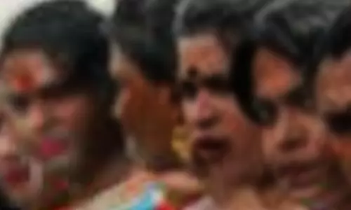 హైదరాబాద్‌లో హిజ్రాలు వీరంగం