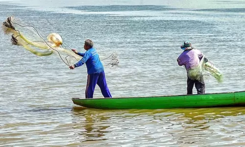 వలల ఘర్షణకు పాల్పడిన మత్స్యకారులకు బెయిల్