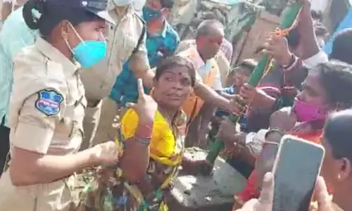 మీర్పేట్ కార్పొరేషన్ లోని లెనిన్ నగర్ లో టెన్షన్ వాతావరణం మీర్పేట్ కార్పొరేషన్ లోని లెనిన్ నగర్ లో టెన్షన్ వాతావరణం