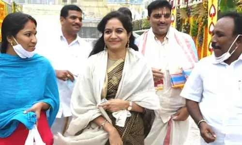 శ్రీవారిని దర్శించుకున్న సింగర్‌ సునీత.. మంచి వివాహ జీవితం..