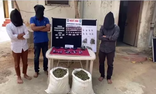 హైదరాబాద్లో భారీగా డ్రగ్స్ పట్టివేత హైదరాబాద్లో భారీగా డ్రగ్స్ పట్టివేత