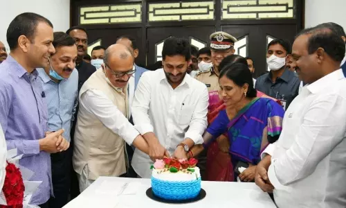 ఏపీ క్యాంపు కార్యాలయంలో నూతన సంవత్సరం వేడుకలు