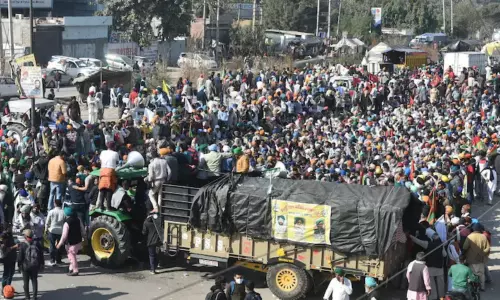 ఢిల్లీలో కొనసాగుతున్న రైతుల ఆందోళనలు