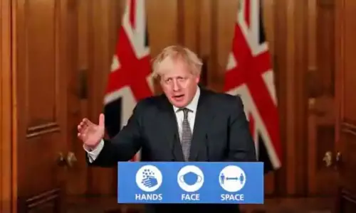 లాక్‌డౌన్‌ను మరింత కఠినంగా అమలు చేస్తాం : యూకే ప్రధాని బోరిస్‌ జాన్సన్