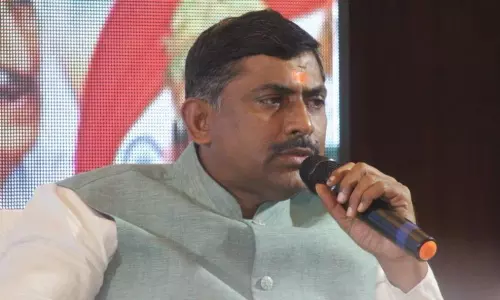 కేసీఆర్‌కు కుటుంబంపై ఉన్న శ్రద్ధ విద్యా విధానంపై లేదు : మురళీధర్‌రావు