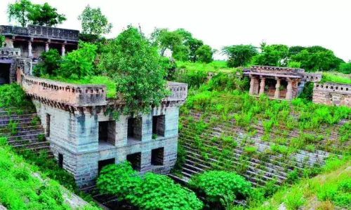 కట్టడాలు చరిత్రకు సజీవ సాక్ష్యాలు..