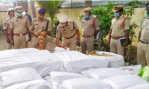 Task force police attacks in Ramavarappadu Vijayawada district