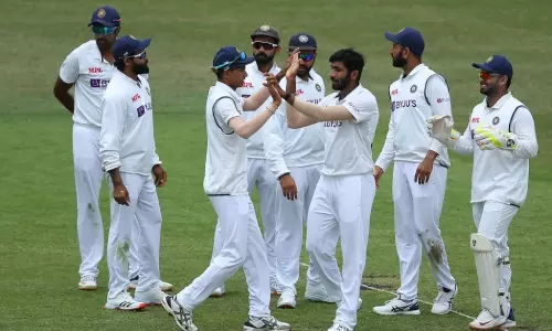 Australia vs India 3rd Test: పట్టుబిగిస్తున్న ఆస్ట్రేలియా.. భారీ ఆధిక్యం Australia vs India 3rd Test: పట్టుబిగిస్తున్న ఆస్ట్రేలియా.. భారీ ఆధిక్యం