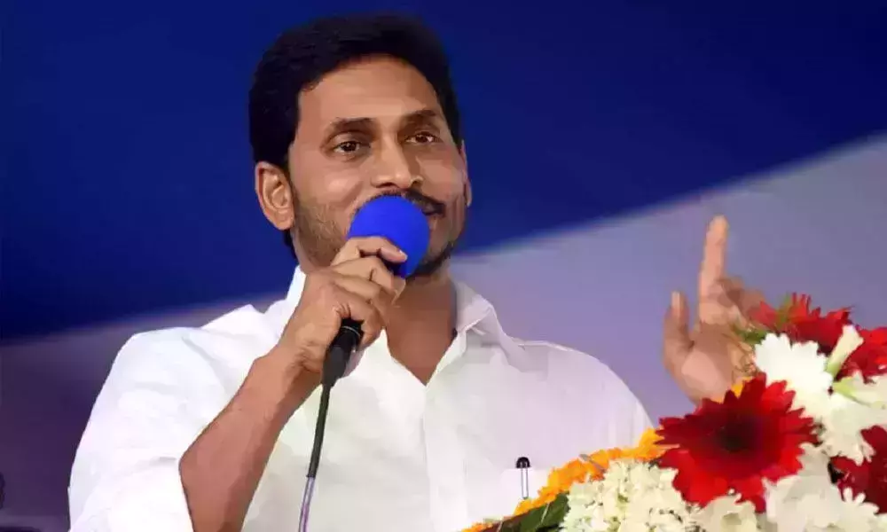 డబ్బులు వద్దంటే ల్యాప్‌టాప్‌లు