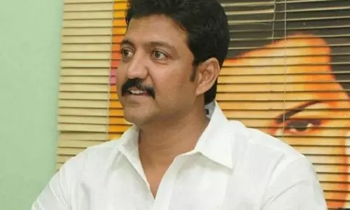 బీజేపీకి భయపడే బాబు హిందూ అజెండా ఎత్తుకున్నారు: వంశీ