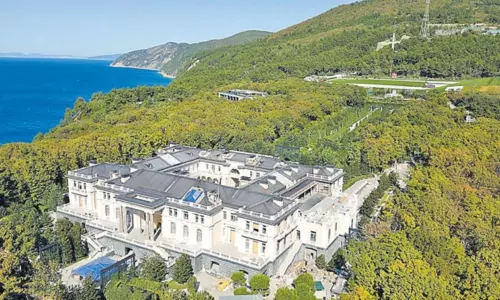 యూట్యూబ్లో రష్యా అధ్యక్షుడు పుతిన్ బంగ్లా వీడియో వైరల్ యూట్యూబ్లో రష్యా అధ్యక్షుడు పుతిన్ బంగ్లా వీడియో వైరల్