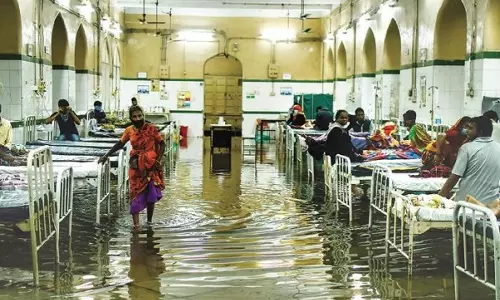 ప్రమాదానికి కేరఫ్ గా మారనున్న ఉస్మానియా ఆస్పత్రి ప్రమాదానికి కేరఫ్ గా మారనున్న ఉస్మానియా ఆస్పత్రి