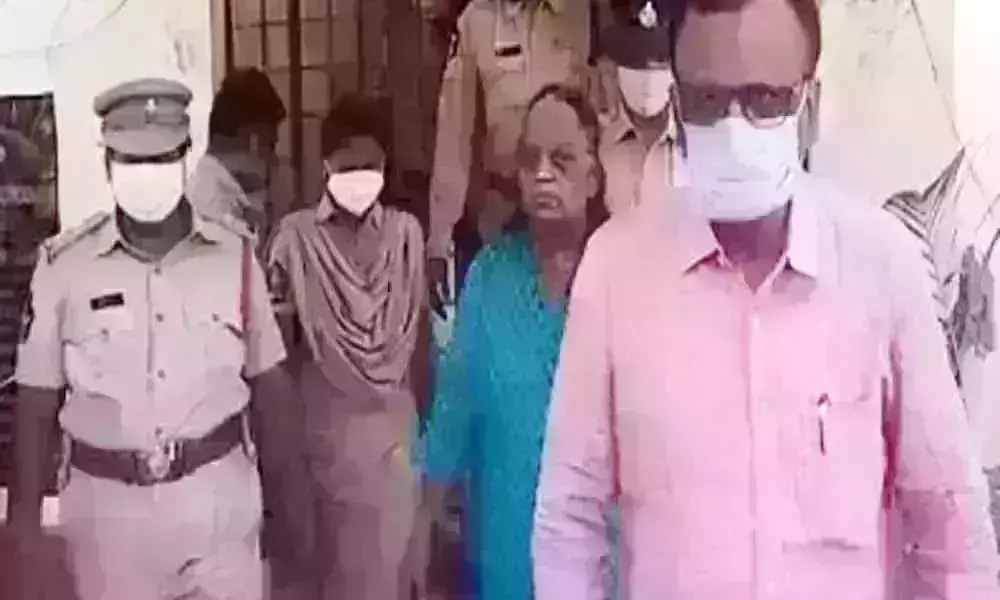 చిత్తూరు జిల్లా సబ్ జైలులో భయం భయం..అర్థరాత్రి పద్మజ కేకలు చిత్తూరు జిల్లా సబ్ జైలులో భయం భయం..అర్థరాత్రి పద్మజ కేకలు