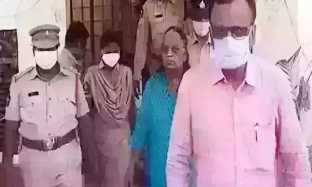 Madanapalle: హత్యల కేసు.. పెంపుడు కుక్కపై పునర్జన్మ ప్రయోగాలు