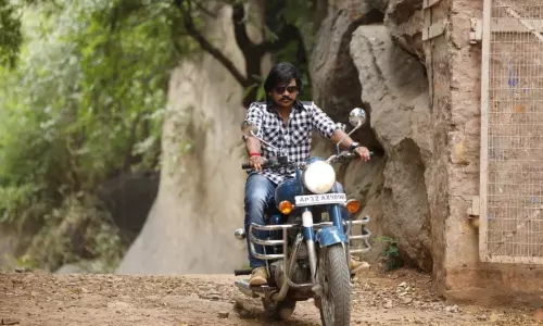 ష‌క‌ల‌క శంక‌ర్ హీరోగా ధ‌ర్మ‌స్థ‌లి మెద‌టిలుక్ విడుద‌ల‌