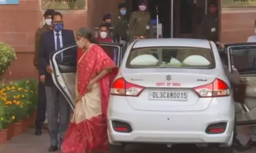 Union Budget 2021 : ఆర్థికశాఖ కార్యాలయానికి చేరుకున్న కేంద్ర మంత్రి నిర్మలా సీతారామన్‌