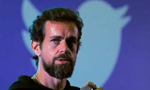 రైతులకు మద్దతుగా చేస్తున్న ట్వీట్లను లైక్ చేసిన ట్విట్టర్ సీఈఓ