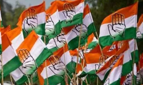 ఏపీ పంచాయతీ ఎన్నికలు.. ఆ గ్రామంలో బోణీ.. కాంగ్రెస్ శ్రేణుల సంబరాలు ఏపీ పంచాయతీ ఎన్నికలు.. ఆ గ్రామంలో బోణీ.. కాంగ్రెస్ శ్రేణుల సంబరాలు