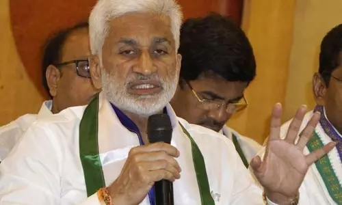 Protest against privatization of Visakhapatnam steel plant