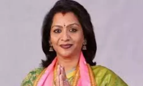 Gadwala Vijayalakshmi Confirmed as TRS Mayor Candidate