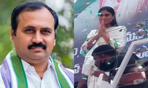 లోటస్‌ పాండ్‌లో షర్మిలను కలిసిన వైసీపీ ఎమ్మెల్యే ఆర్కే