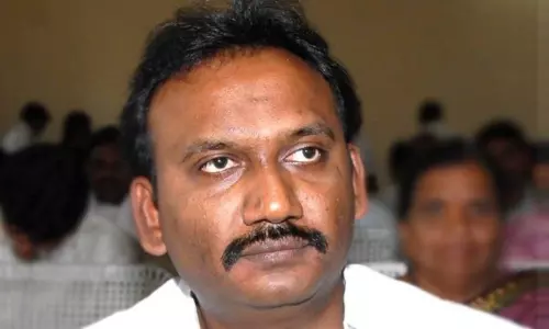 విశాఖ సీబీఐ కోర్టుకు హాజరైన మాజీ ఎమ్మెల్యే ఆమంచి కృష్ణమోహన్‌