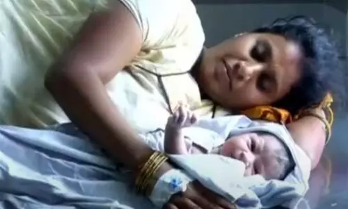 ఓటు వేసి ఆడబిడ్డకు జన్మనిచ్చిన సర్పంచ్ అభ్యర్థి ఓటు వేసి ఆడబిడ్డకు జన్మనిచ్చిన సర్పంచ్ అభ్యర్థి