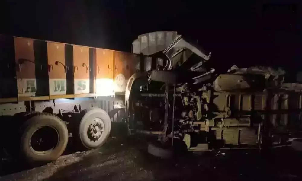 ఏపీని కలవరపెడుతున్న వరుస రోడ్డు ప్రమాదాలు ఏపీని కలవరపెడుతున్న వరుస రోడ్డు ప్రమాదాలు