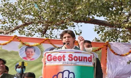 కొత్త వ్యవసాయ చట్టాలపై ప్రియాంక గాంధీ ఫైర్