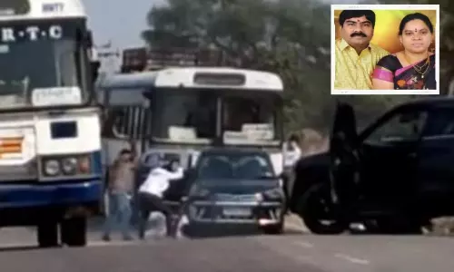 ప్రజల్లో కనిపించని కనీస స్పందన.. అన్యాయాన్ని ఎదిరిస్తే.. చంపేస్తారా? ప్రజల్లో కనిపించని కనీస స్పందన.. అన్యాయాన్ని ఎదిరిస్తే.. చంపేస్తారా?