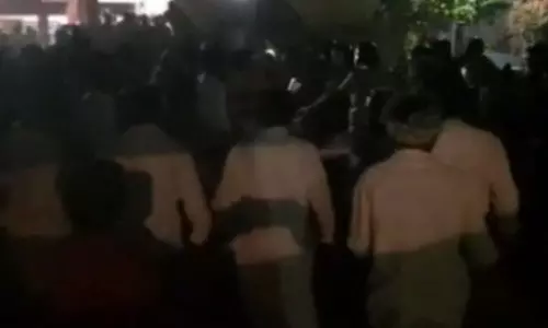 కర్నూలు జిల్లా పులికొండలో ఉద్రిక్తత..