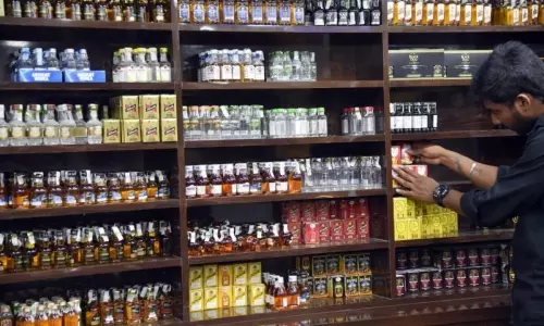 Nizamabad: నకిలీ చాలానాతో మద్యం పక్కదారి