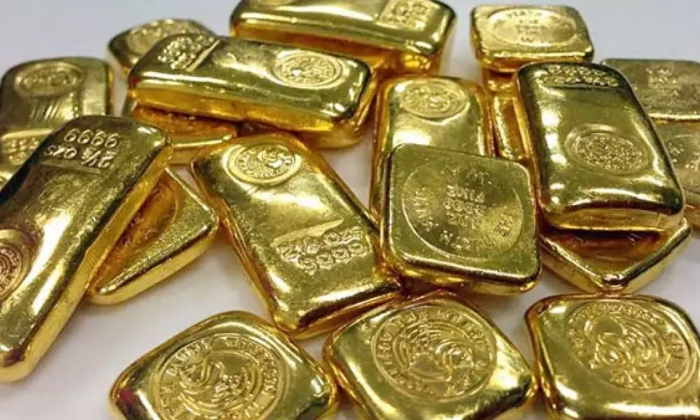 Gold Smuggler Caught in Varanasi Airport