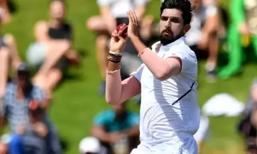 Pink ball Test: మరో రికార్డుకు చేరువలో ఇషాంత్ శర్మ Pink ball Test: మరో రికార్డుకు చేరువలో ఇషాంత్ శర్మ