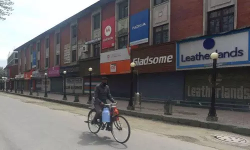 భారత్లో మళ్లీ పూర్తిస్థాయి లాక్డౌన్ తప్పదా..? భారత్లో మళ్లీ పూర్తిస్థాయి లాక్డౌన్ తప్పదా..?