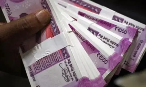 Fake IPS .... Kiladi dragged 11 crores