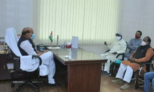 కేంద్రమంత్రి రాజ్‌నాథ్ సింగ్‌ను కలిసిన ఓబీసీ మోర్చా జాతీయ అధ్యక్షుడు లక్ష్మణ్