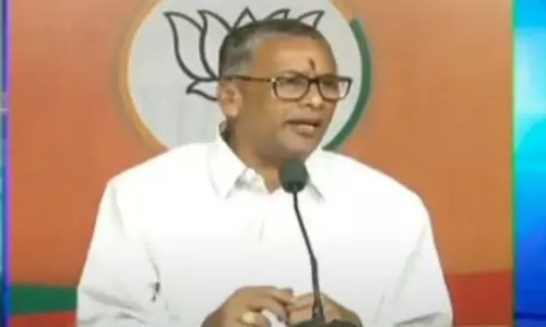 సీఎం కేసీఆర్, మంత్రి కేటీఆర్కు ఎన్వీఎస్ ప్రభాకర్ సవాల్ సీఎం కేసీఆర్, మంత్రి కేటీఆర్కు ఎన్వీఎస్ ప్రభాకర్ సవాల్