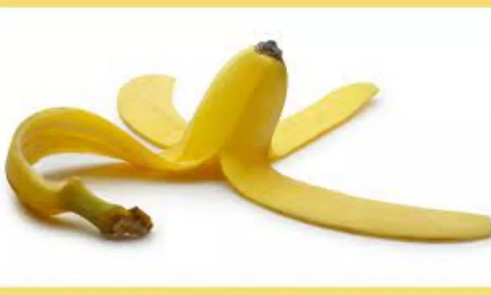 Banana Peel Helps to Get Pearl Like Teeth